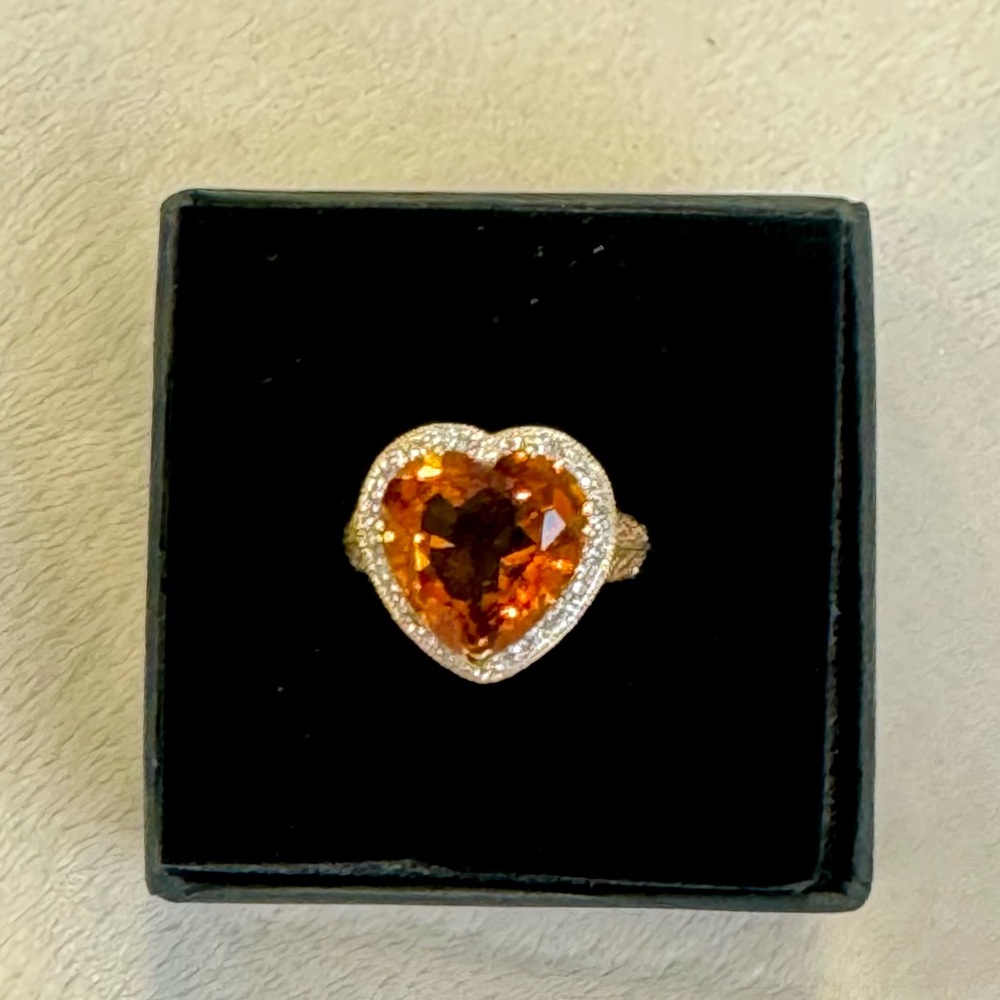 Genuine 14k gold citrine & diamond heart shaped ring